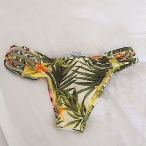 Bikini bottoms NWT